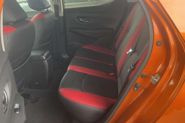 Used Nissan Lannia 2016 1.6L Manual Cool Edition Interior 1