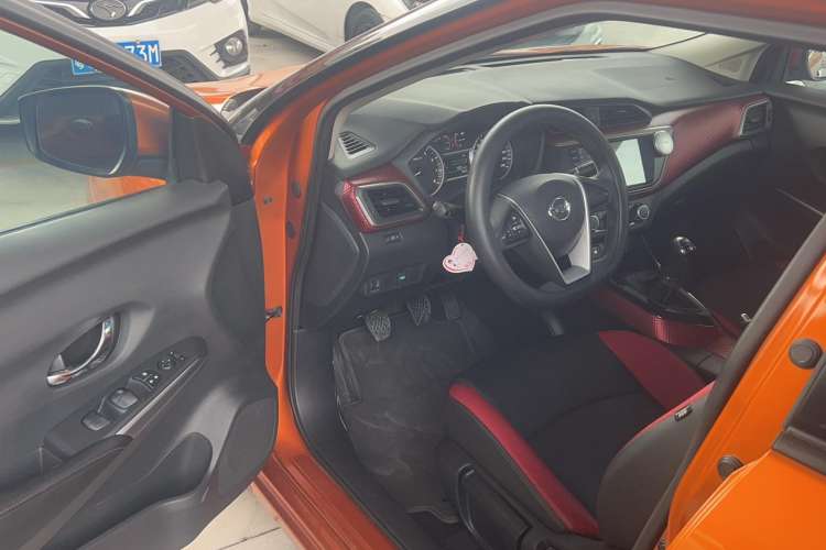 Used Nissan Lannia 2016 1.6L Manual Cool Edition Interior 2