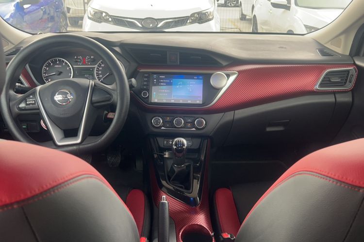 Used Nissan Lannia 2016 1.6L Manual Cool Edition Interior 3