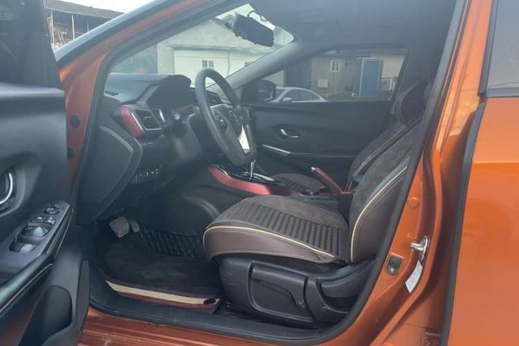 Used Nissan Lannia 2016 1.6L CVT Smart Cool Edition Interior 3