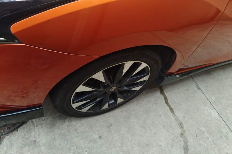 Used Nissan Lannia 2016 1.6L CVT Smart Edition Left Front Wheel Hub