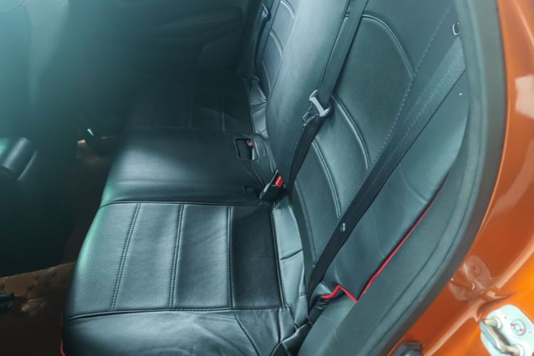 Used Nissan Lannia  Left Rear Seat