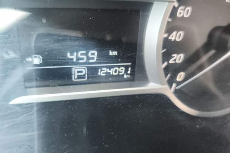 Used Nissan Lannia 2016 1.6L CVT Smart Cool Edition Odometer Close Up