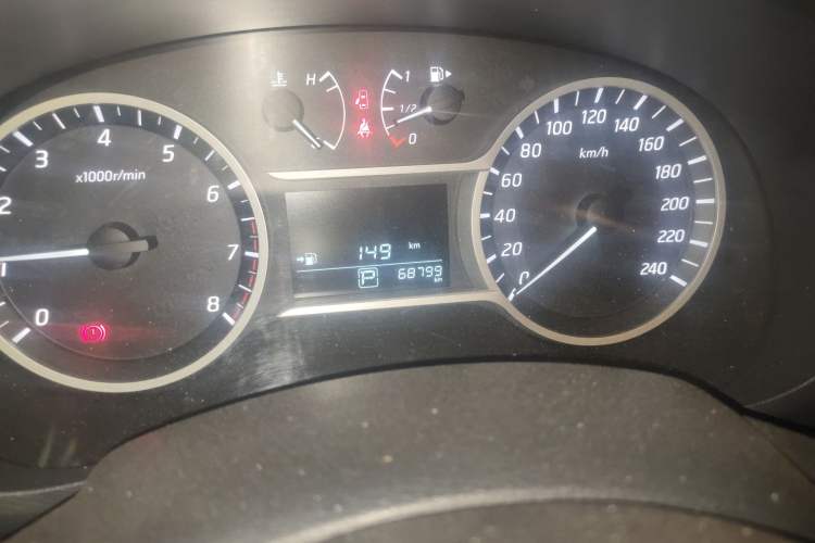 Used Nissan Lannia 2016 1.6L CVT Cool Edition Odometer Close Up