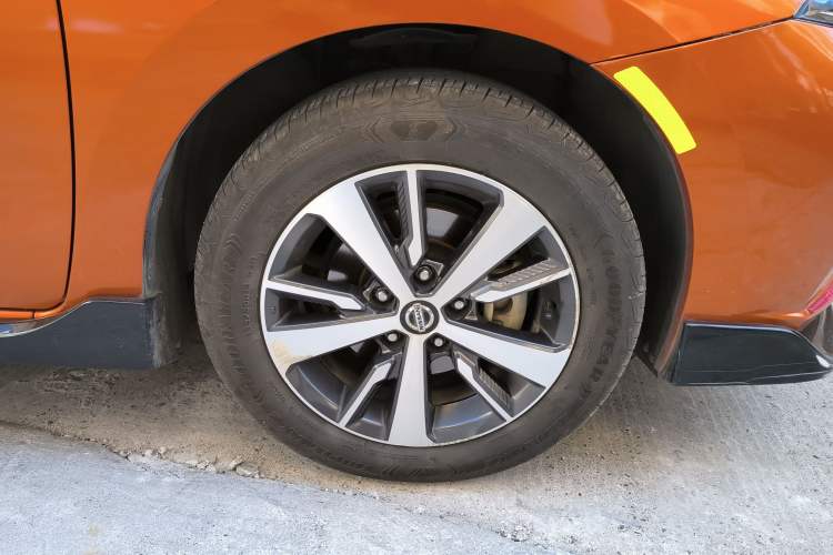Used Nissan Lannia 2016 1.6L CVT Cool Edition Right Front Wheel Hub