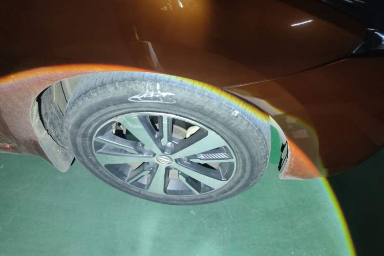 Used Nissan Lannia 2016 1.6L CVT Cool Edition Right Front Wheel Hub