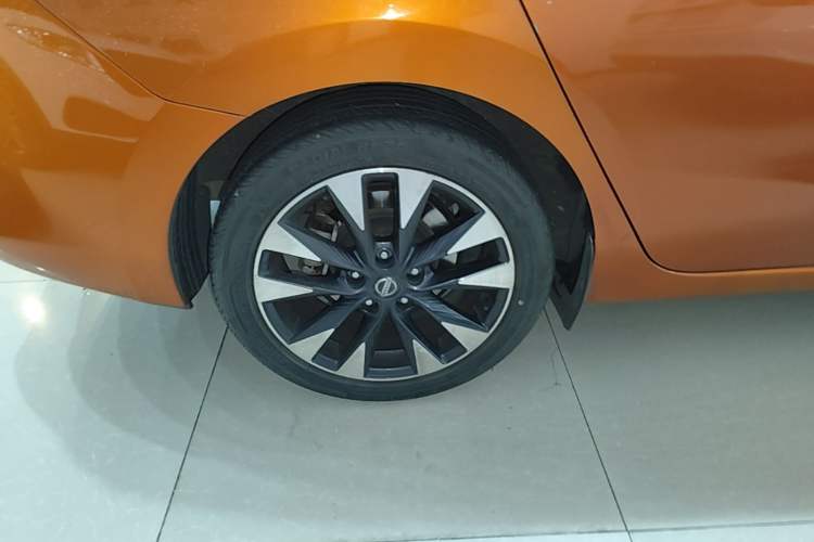 Used Nissan Lannia 2016 1.6L CVT Smart Cool Edition Right Rear Wheel Hub
