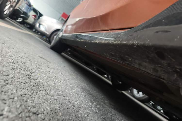 Used Nissan Lannia  Right Side Sill