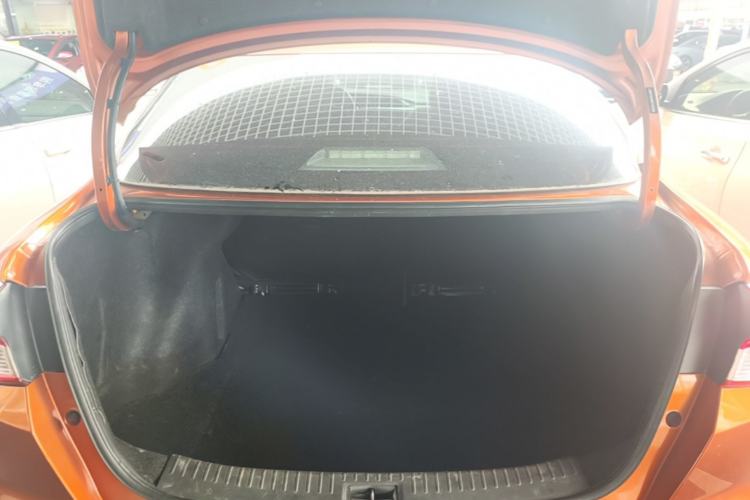 Used Nissan Lannia  Trunk
