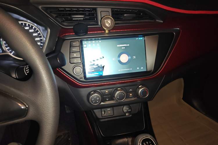 Used Nissan Lannia 2016 1.6L Manual Cool Edition Audio And AC Panel