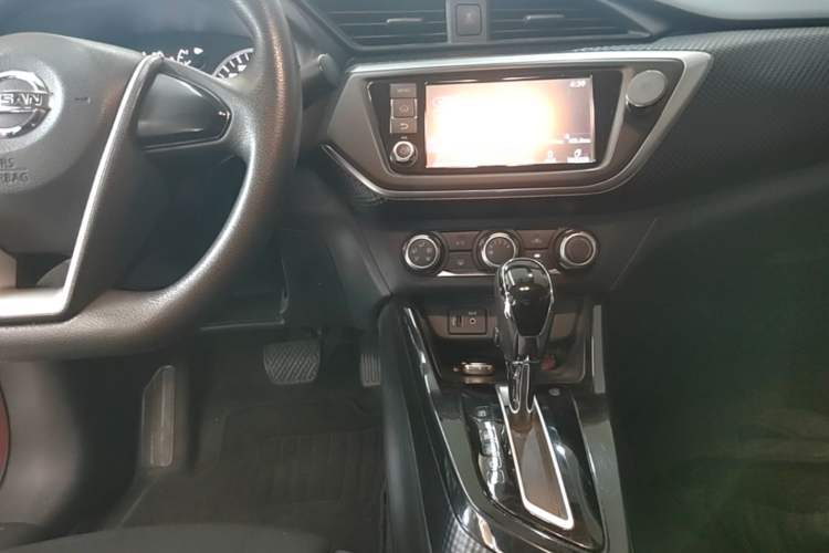 Used Nissan Lannia 2016 1.6L CVT Cool Edition Audio And AC Panel