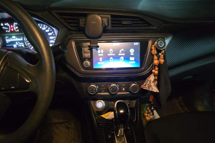 Used Nissan Lannia 2016 1.6L CVT Smart Cool Edition Audio And AC Panel