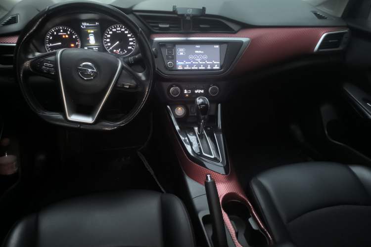 Used Nissan Lannia 2016 1.6L CVT High-Energy Version Center Console