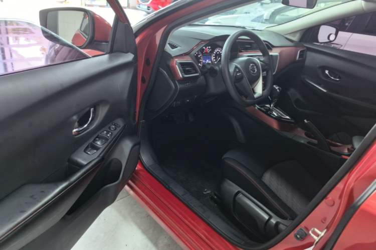 Used Nissan Lannia 2016 1.6L CVT Cool Edition Driver Seat