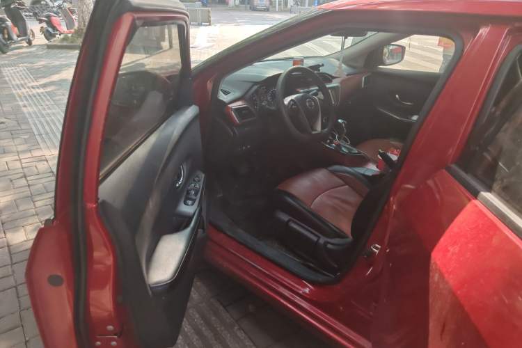 Used Nissan Lannia 2016 1.6L CVT Smart Cool Edition Driver Seat