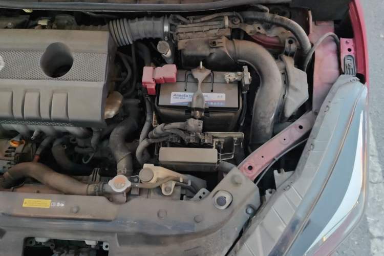 Used Nissan Lannia 2016 1.6L CVT Smart Cool Edition Engine Bay Left