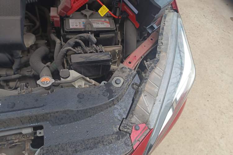 Used Nissan Lannia 2016 1.6L CVT Cool Edition Engine Bay Left