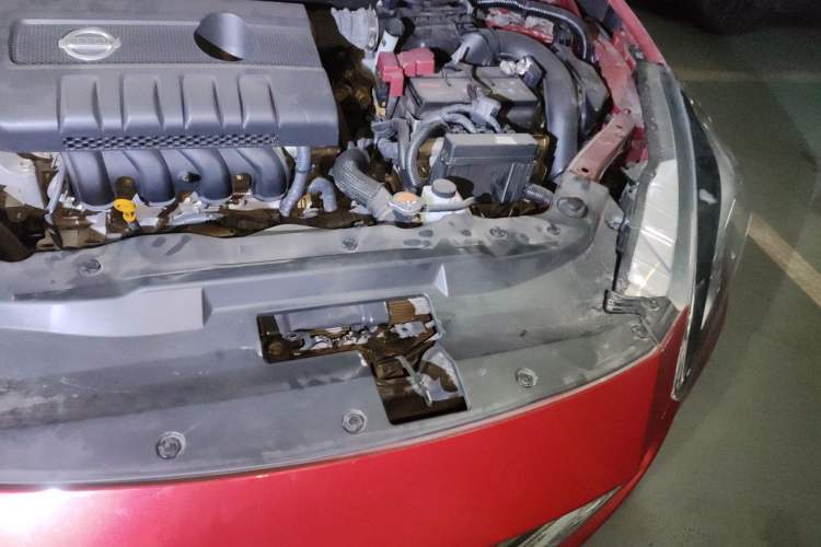 Used Nissan Lannia 2016 1.6L CVT Smart Cool Edition Engine Bay Left