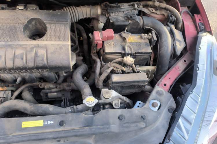Used Nissan Lannia 2016 1.6L CVT Smart Cool Edition Engine Bay Left