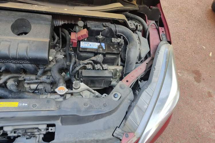 Used Nissan Lannia 2016 1.6L CVT Smart Cool Edition Engine Bay Left