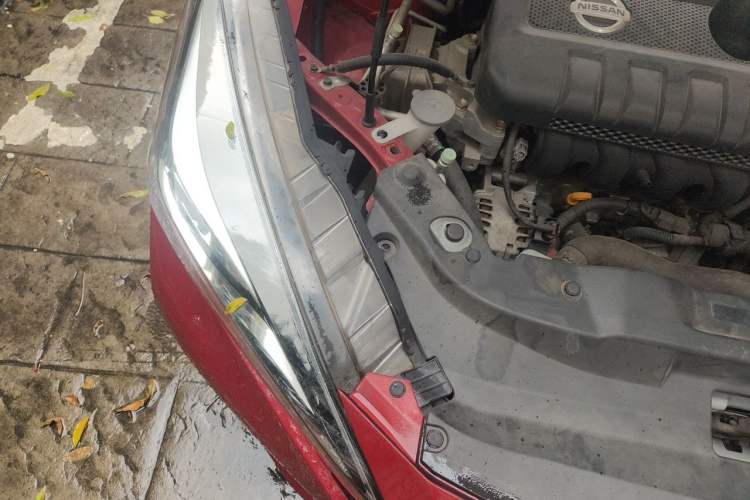 Used Nissan Lannia 2016 1.6L CVT Cool Edition Engine Bay Right