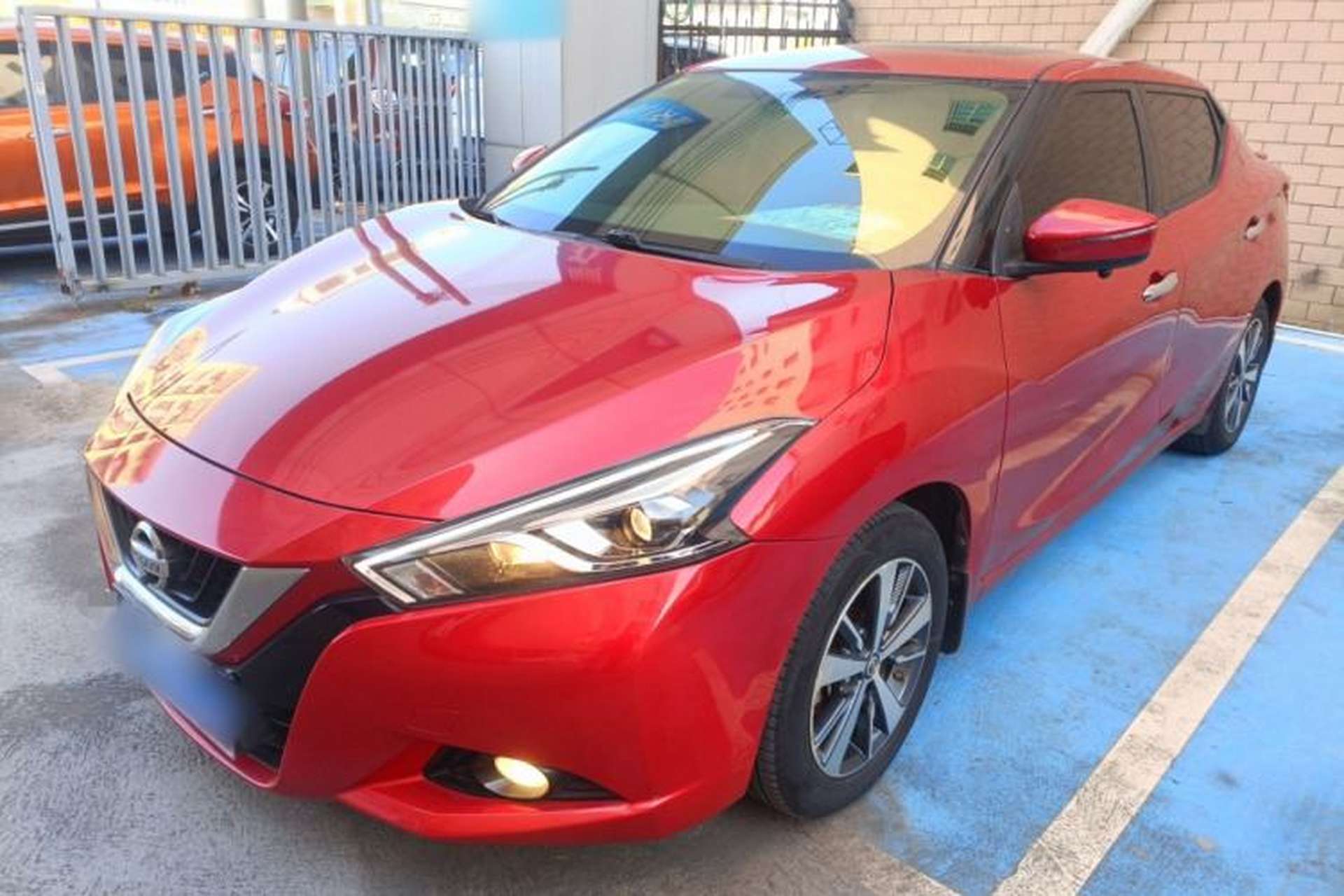 Used Nissan Lannia 2016 1.6L CVT Cool Edition Front Left 45 Deg