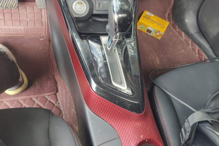 Used Nissan Lannia 2016 1.6L CVT Smart Cool Edition Gear Lever