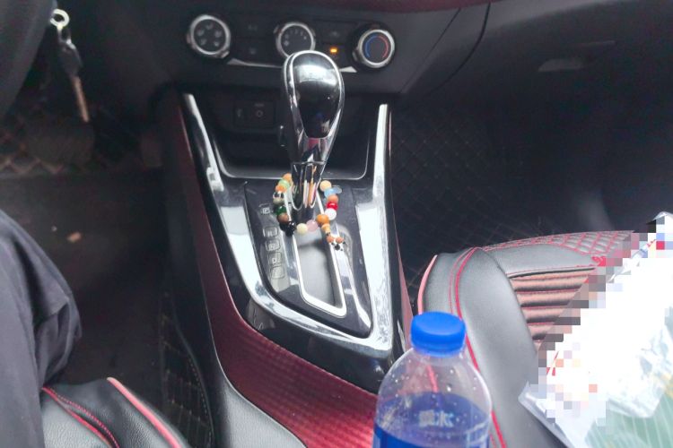 Used Nissan Lannia 2016 1.6L CVT Cool Edition Gear Lever