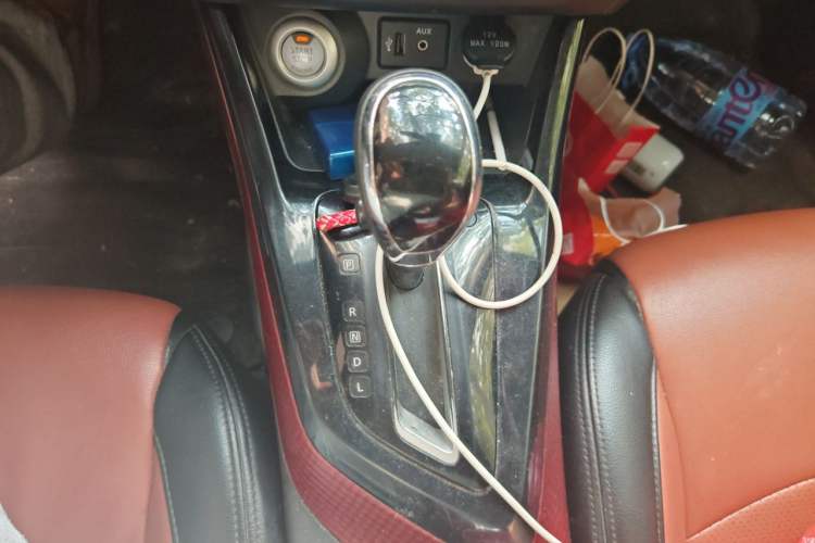 Used Nissan Lannia 2016 1.6L CVT Smart Cool Edition Gear Lever
