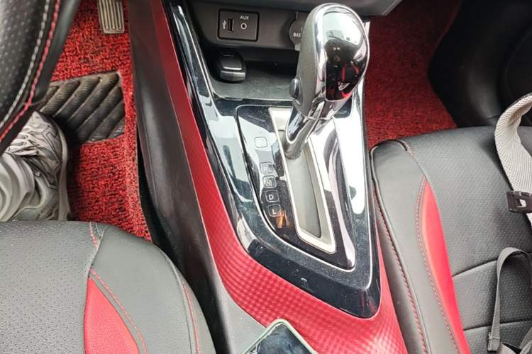 Used Nissan Lannia 2016 1.6L CVT Cool Edition Gear Lever