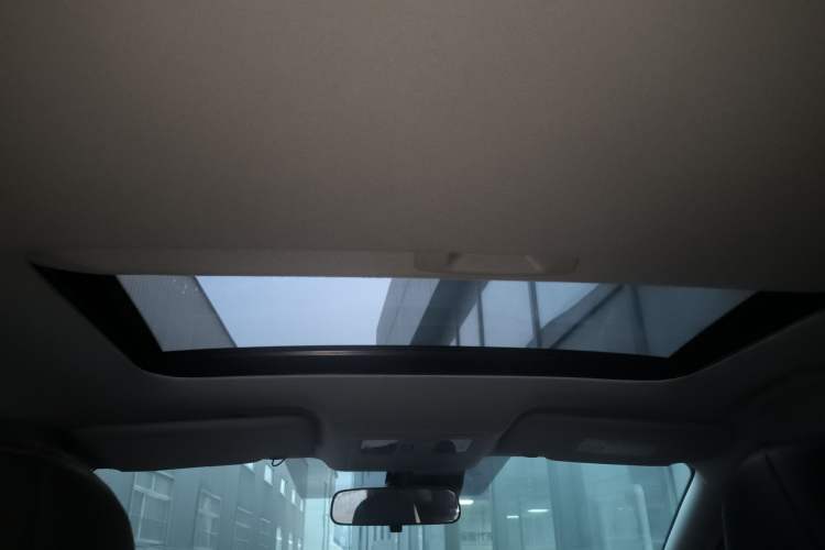 Used Nissan Lannia 2016 1.6L CVT High-Energy Version Headliner