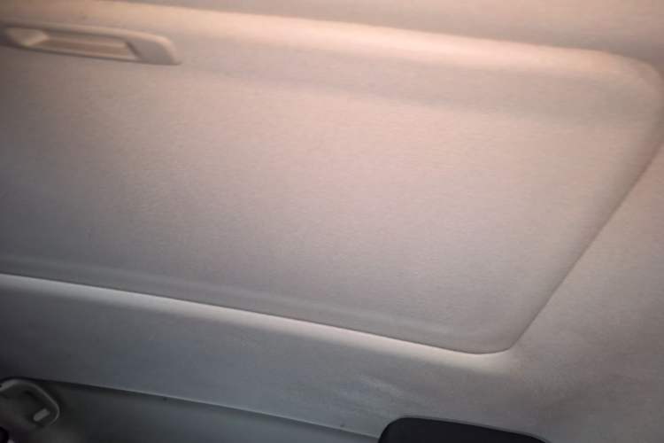 Used Nissan Lannia 2016 1.6L CVT Cool Edition Headliner