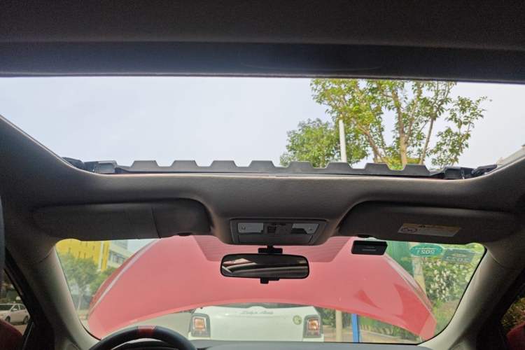 Used Nissan Lannia 2016 1.6L Manual Cool Edition Headliner