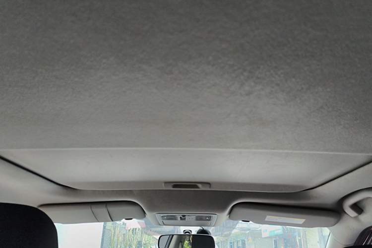 Used Nissan Lannia 2016 1.6L CVT Cool Edition Headliner