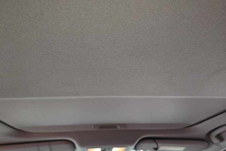 Used Nissan Lannia 2016 1.6L CVT Cool Edition Headliner