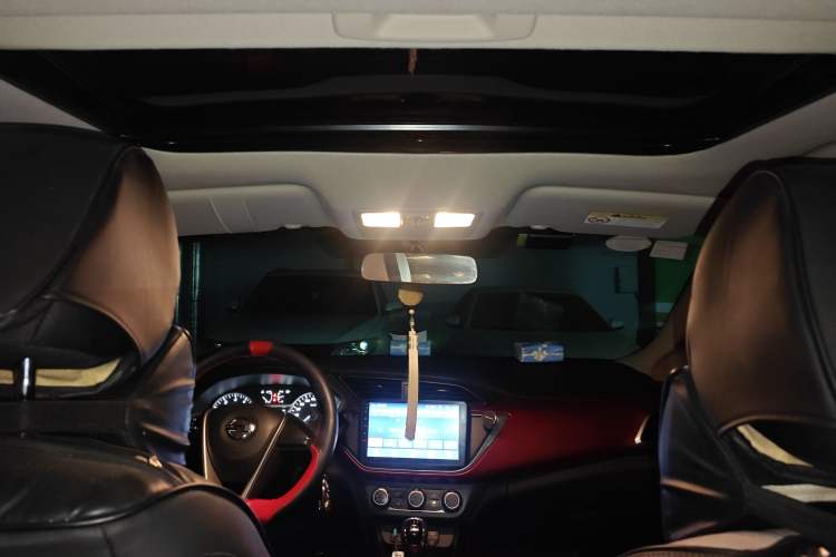 Used Nissan Lannia 2016 1.6L Manual Cool Edition Headliner