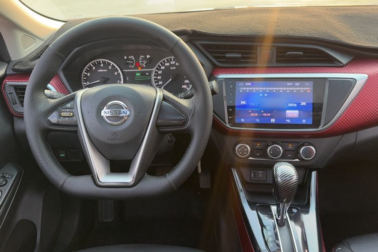 Used Nissan Lannia 2016 1.6L CVT Cool Edition Interior 1