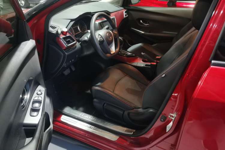 Used Nissan Lannia 2016 1.6L CVT Smart Cool Edition Interior 2