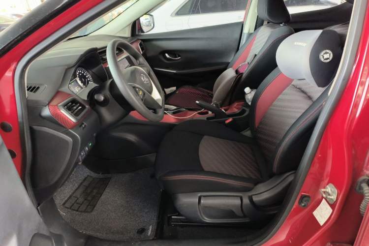Used Nissan Lannia 2016 1.6L CVT Smart Cool Edition Interior 2