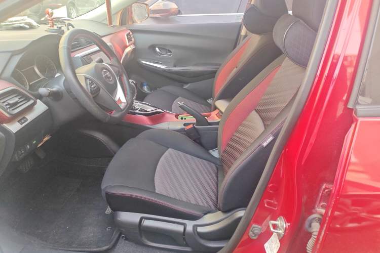 Used Nissan Lannia 2016 1.6L CVT Smart Cool Edition Left Front Seat