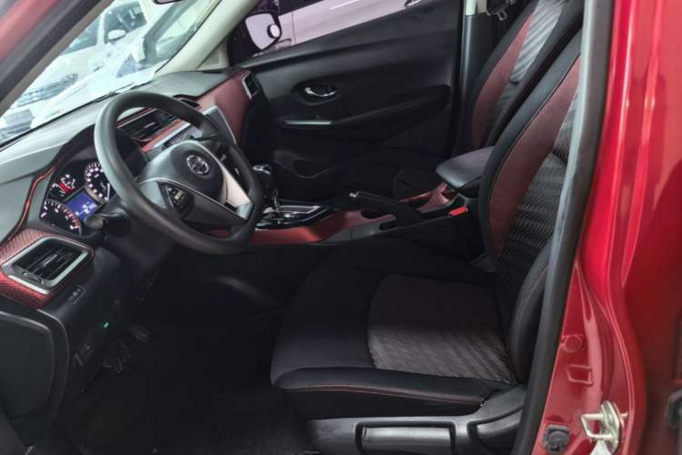 Used Nissan Lannia 2016 1.6L CVT Cool Edition Left Front Seat