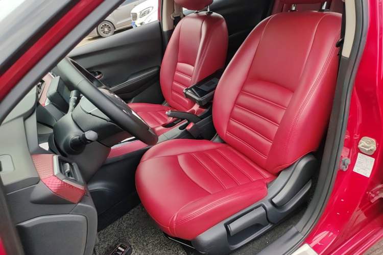 Used Nissan Lannia 2016 1.6L CVT Cool Edition Left Front Seat