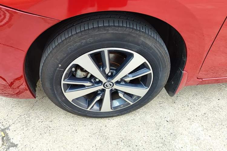 Used Nissan Lannia 2016 1.6L CVT Cool Edition Left Front Wheel Hub