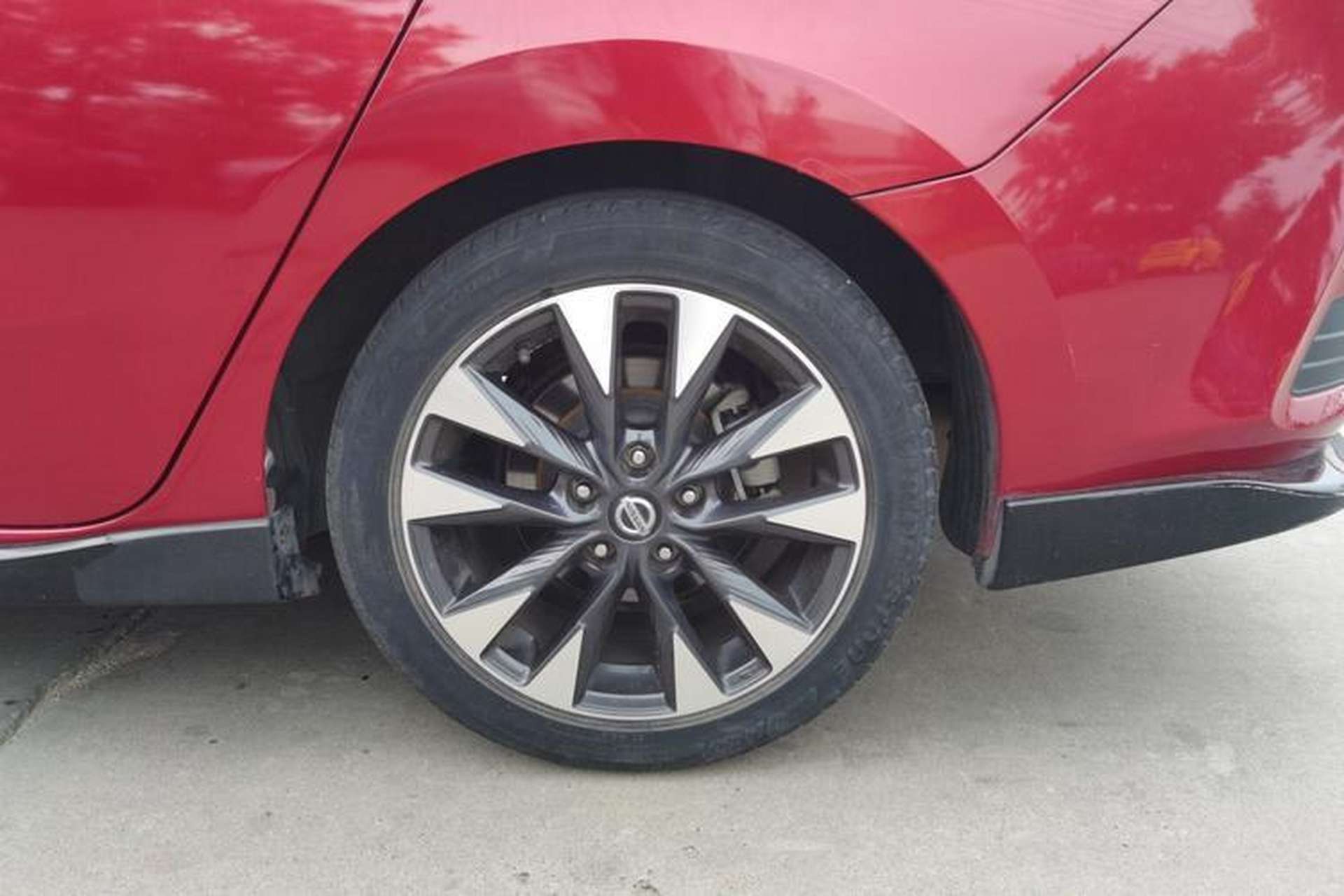 Used Nissan Lannia 2016 1.6L CVT Smart Cool Edition Left Rear Wheel Hub