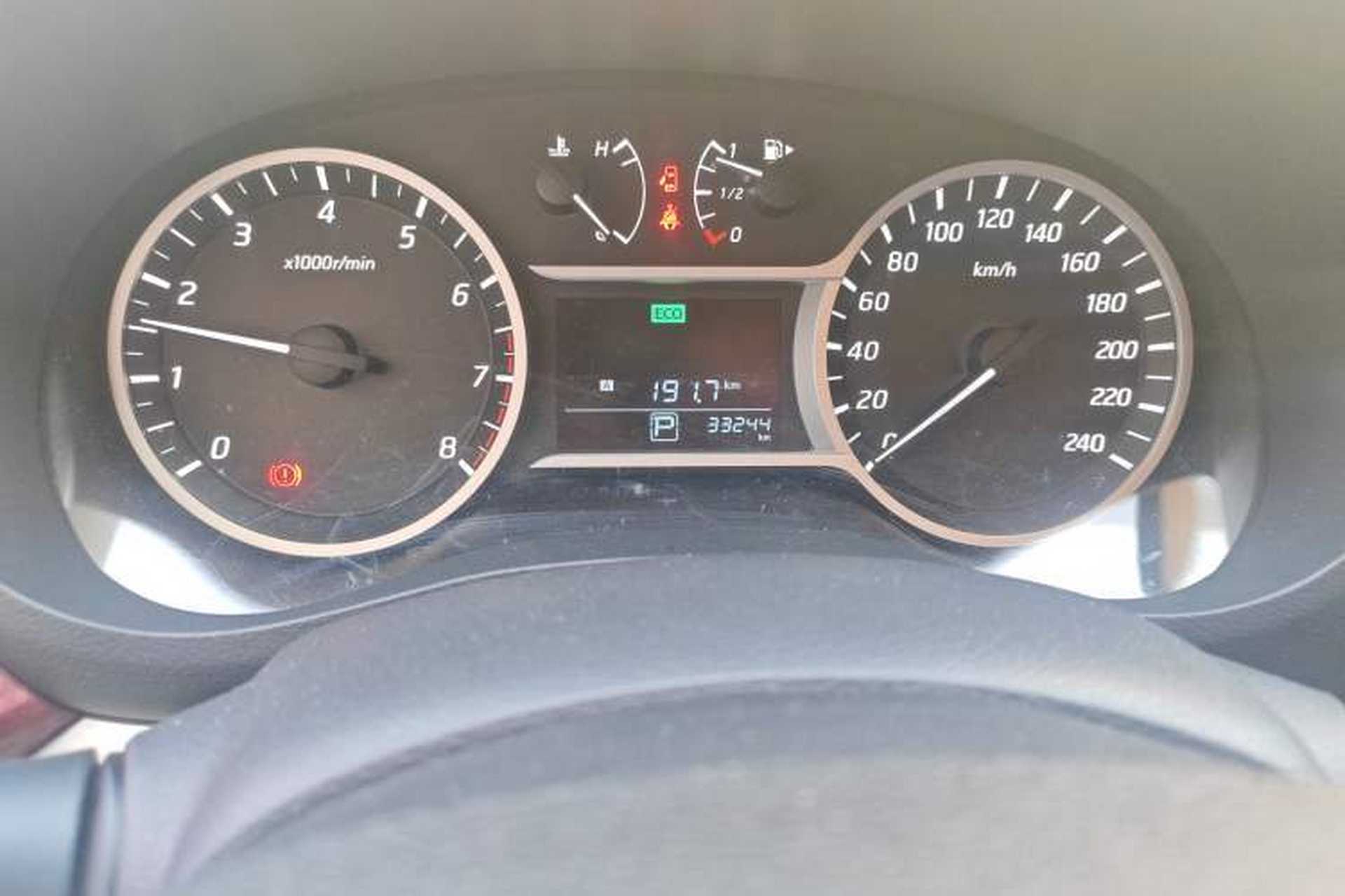 Used Nissan Lannia 2016 1.6L CVT Smart Cool Edition Odometer Close Up