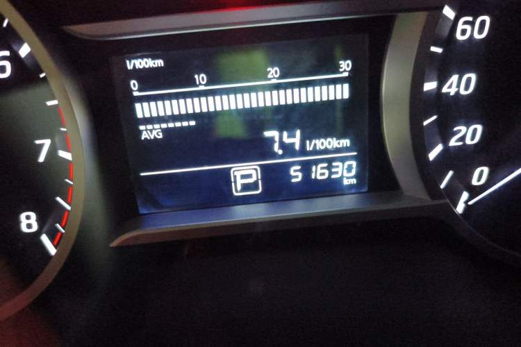Used Nissan Lannia 2016 1.6L CVT Smart Cool Edition Odometer Close Up