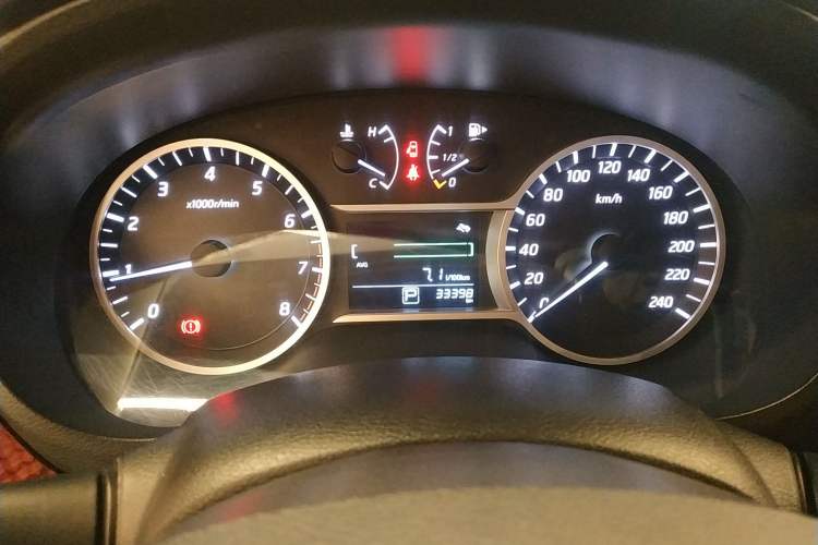 Used Nissan Lannia 2016 1.6L CVT Smart Cool Edition Odometer Close Up