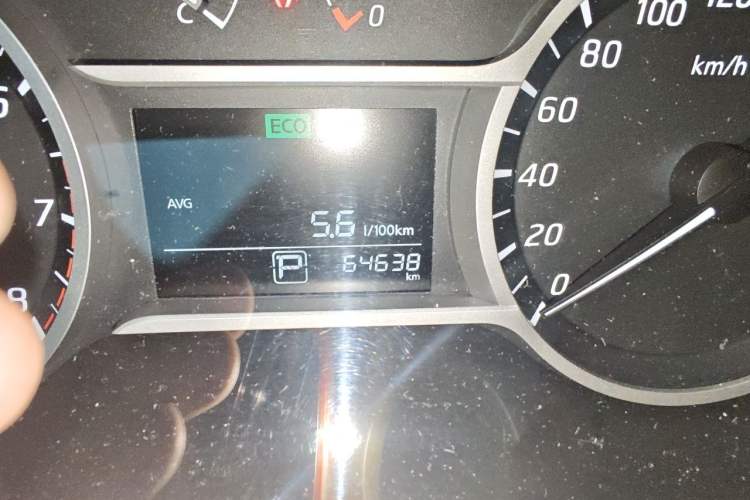 Used Nissan Lannia 2016 1.6L CVT Smart Cool Edition Odometer Close Up