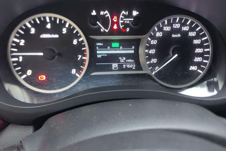 Used Nissan Lannia 2016 1.6L CVT Cool Edition Odometer Close Up