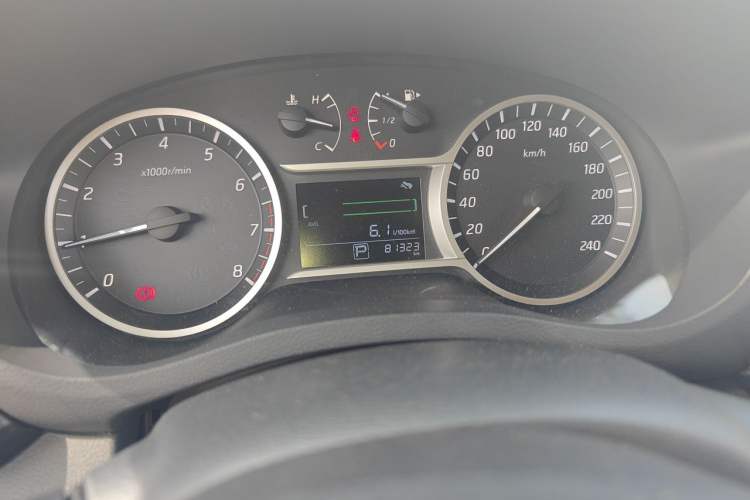 Used Nissan Lannia 2016 1.6L CVT Smart Cool Edition Odometer Close Up